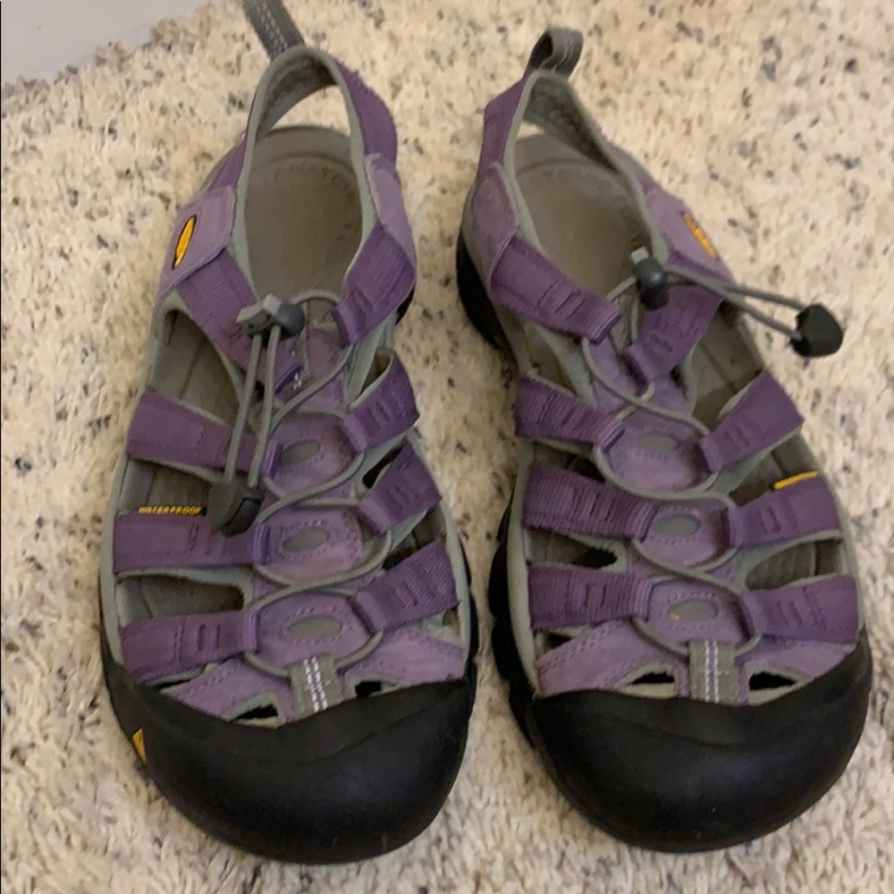 Keen sandals. 8.5